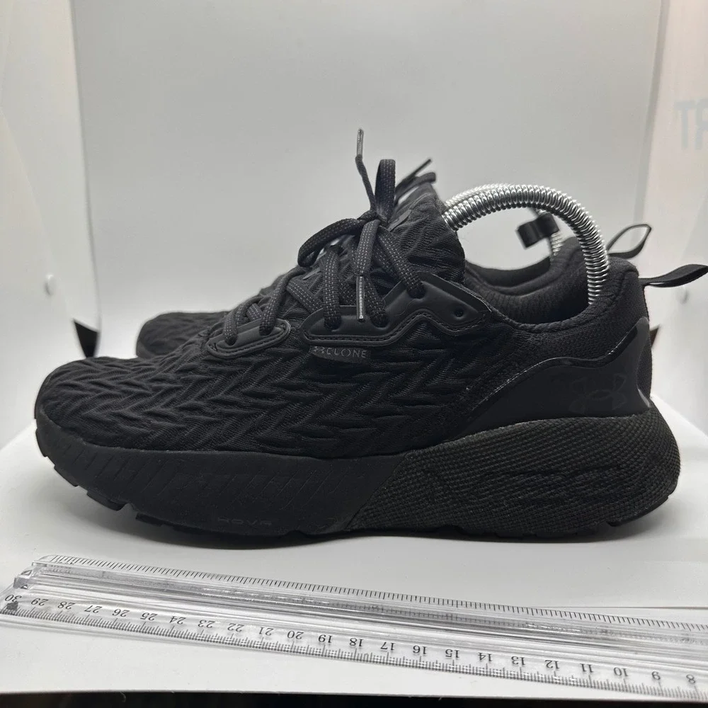 Under Armour HOVR Sonic 5 Men's Sleek Black Athletic Style Running Shoes Size 10